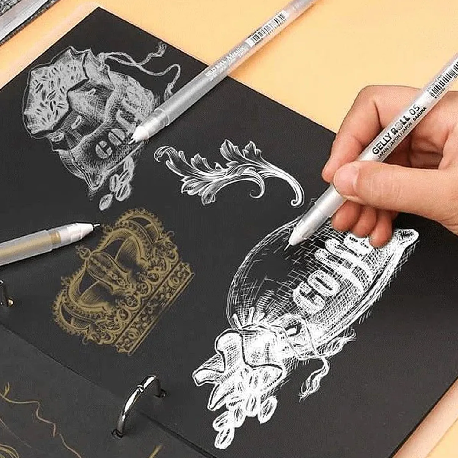 Lapiz Gel Gelly Roll Sakura 3 Colores (Oro, plata y blanco)